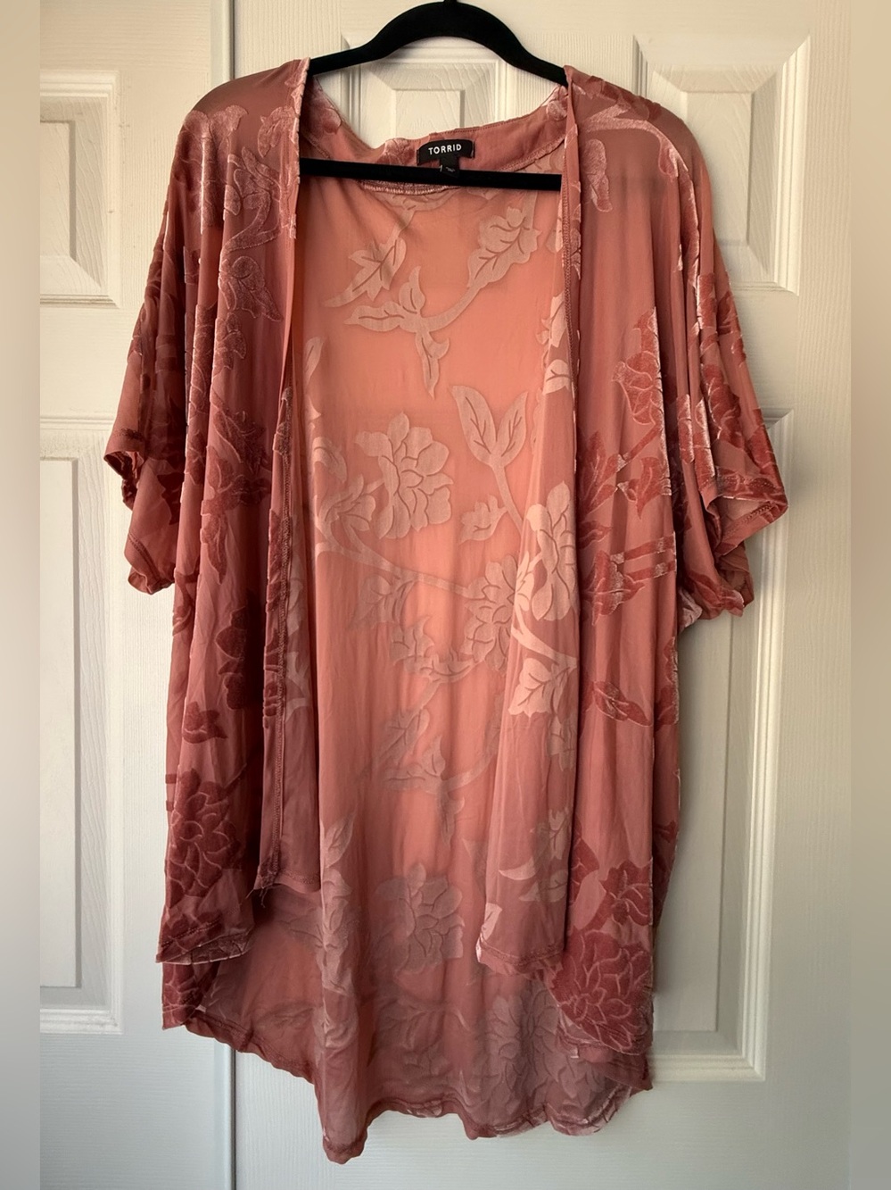 Torrid Pink Floral Velvet Kimono